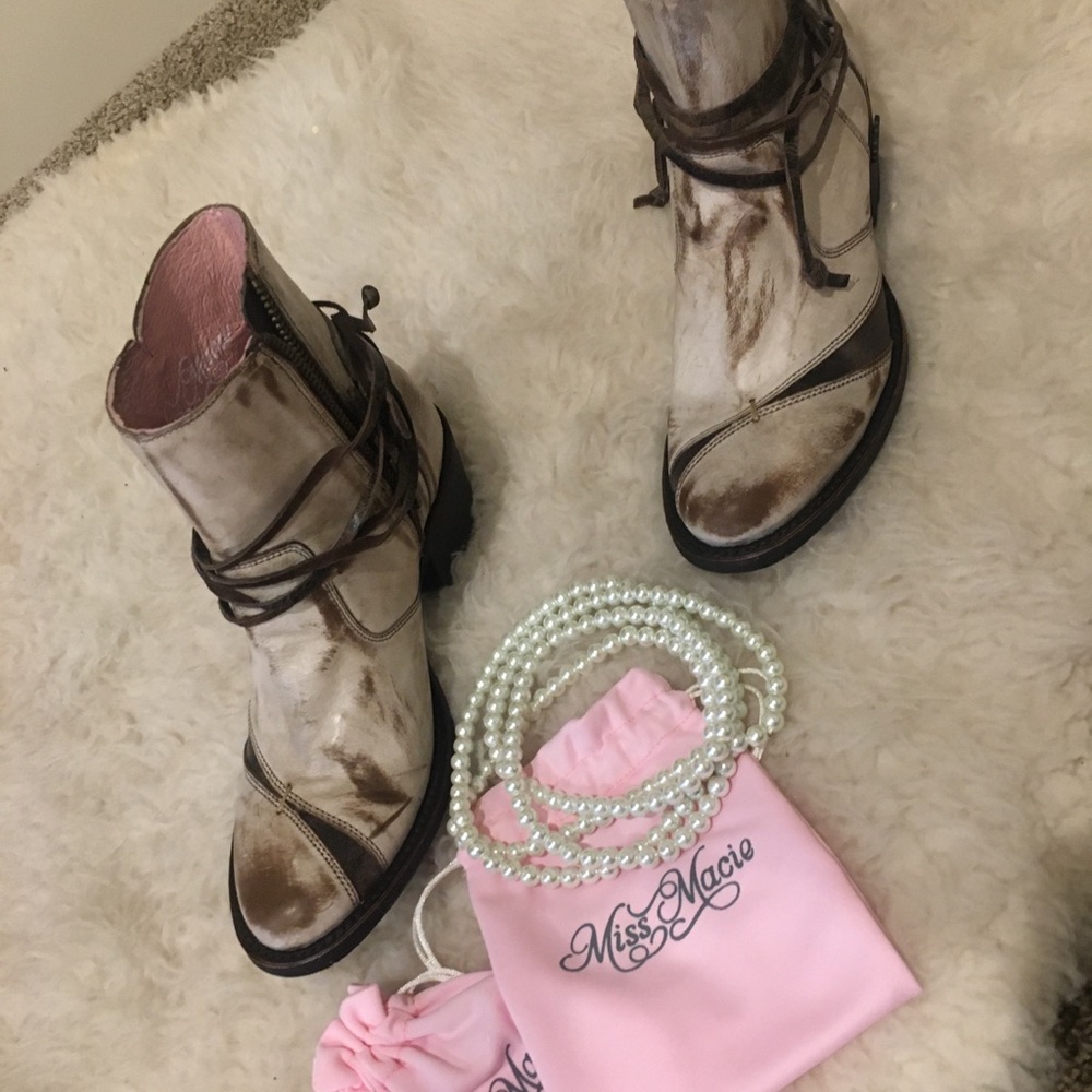 Miss Macie - bootie - new in box